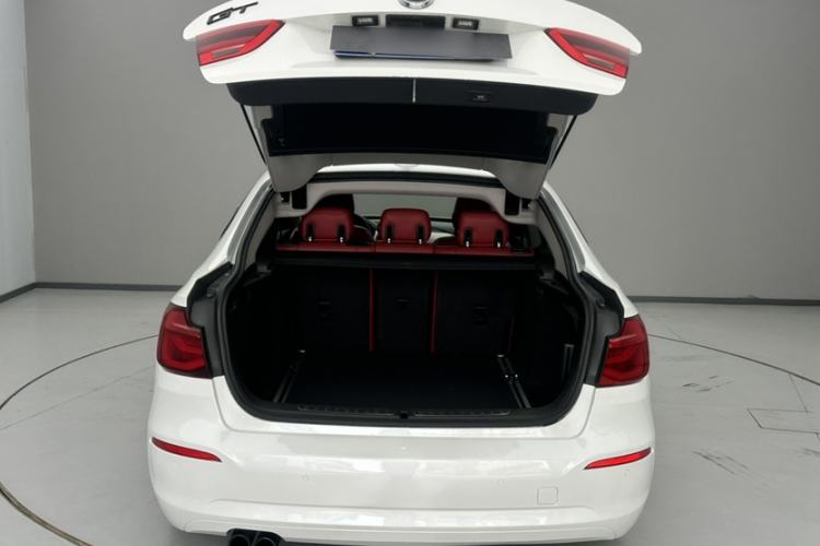 Used BMW 3 Series GT 2017 320i Sport Edition Trunk