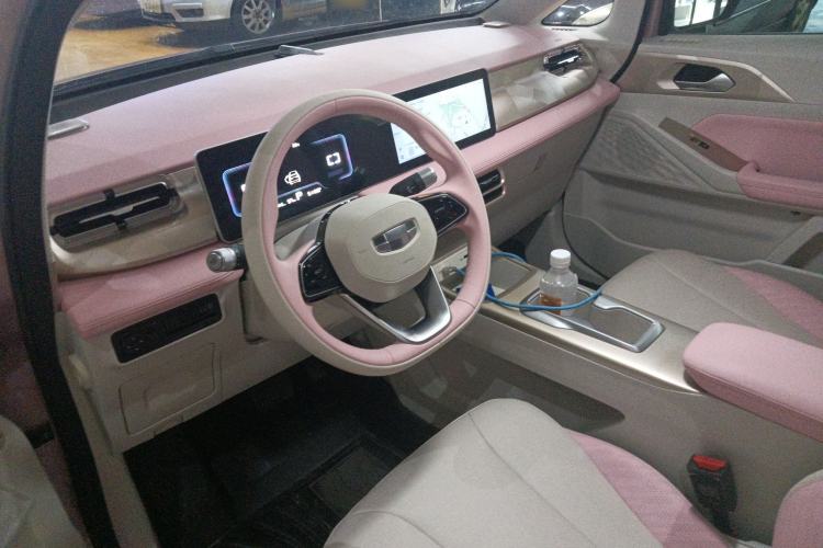 Used Geometry E Firefly 2024 301km Starlight
