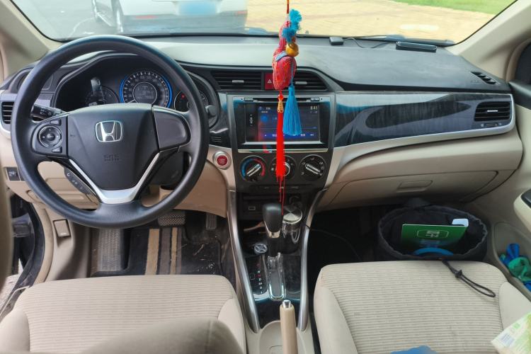 Used Honda Crider 2013 1.8L automatic luxury edition Center Console