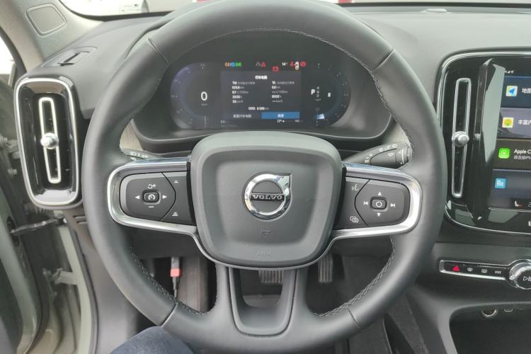 Used Volvo XC40 2024 B4 4x4 Smart Luxury Edition
