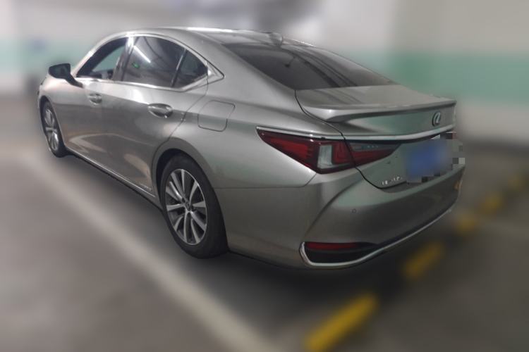Used Lexus ES 2018 300h Premier Edition China VI Standard
