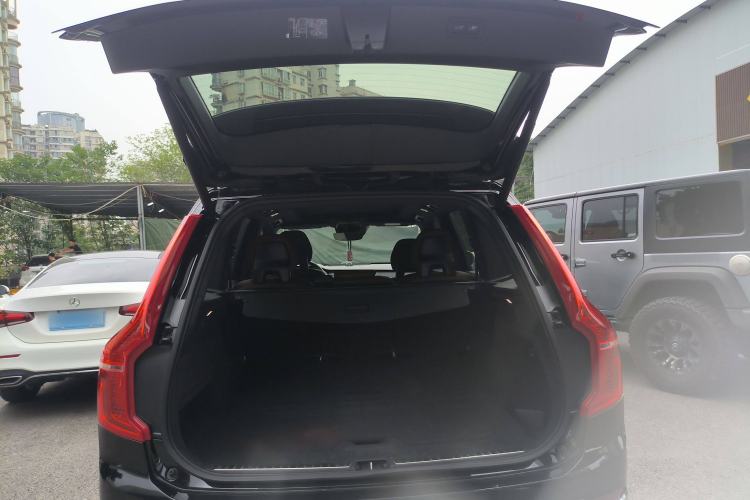 Used Volvo XC90 2022 B5 Smart Drive Luxury Edition 5 Seats
