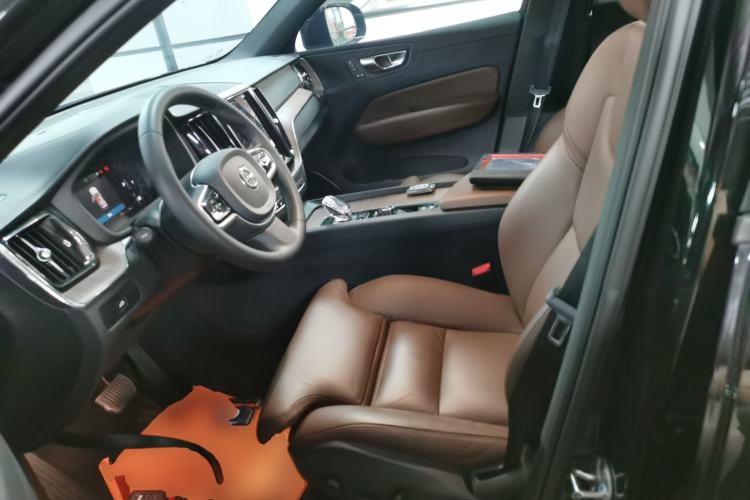 Used Volvo XC60 2024 B5 4x4 Smart Luxury Edition
