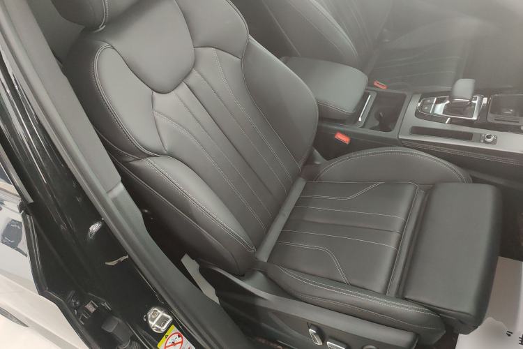 Used Audi Q5L 2023 40T Luxury Dynamic Model
