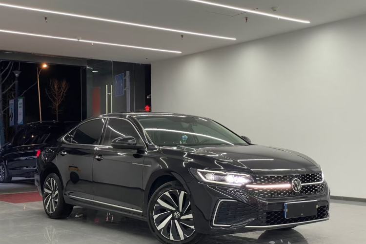 Used Volkswagen Passat 2022 330TSI Starry Luxury Edition