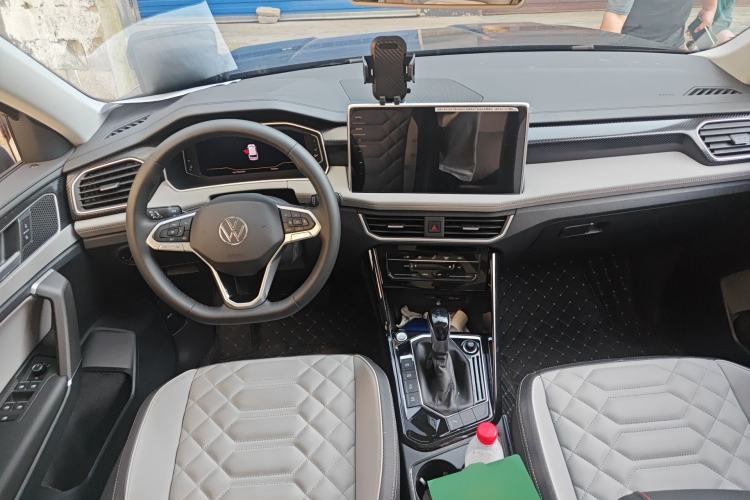 Used Volkswagen Tayron 2025 Zhongxiang Version 300TSI Center Console