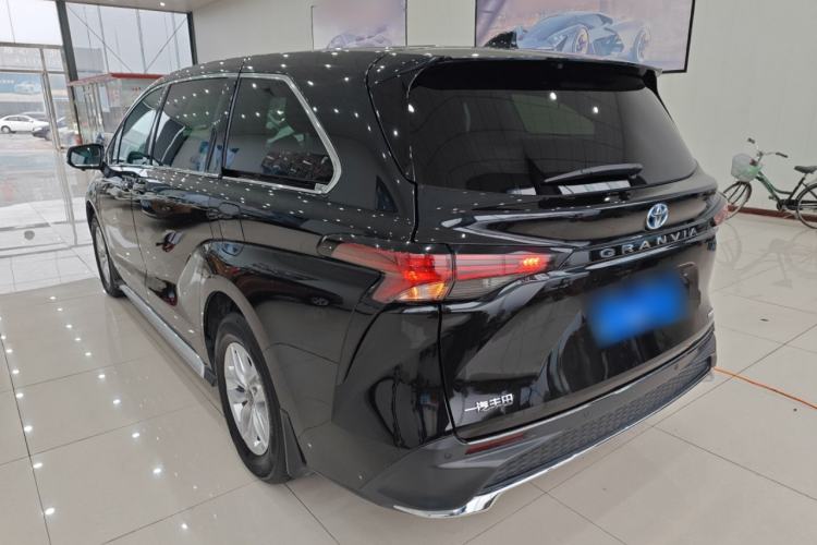 Used Toyota Granvia 2023 2.5L Hybrid Comfort Edition