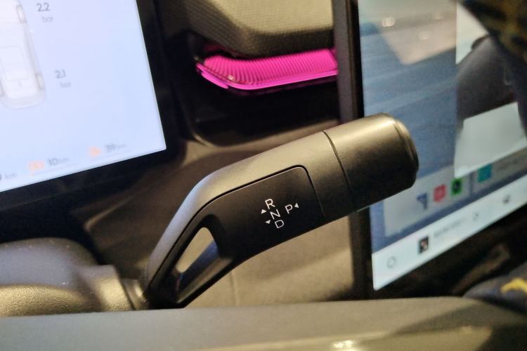 Used Lynk & Co 08 EM-P 2025 220 km All-Wheel-Drive Performance Halo
