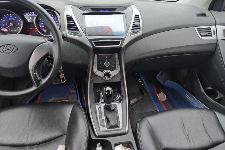 Used Hyundai Elantra (5th Generation / Langdong) 2016 1.6L Automatic Smart Version