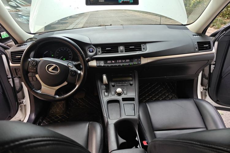 Used Lexus CT 2017 CT200h Elite Edition Solid Color China V Standard
