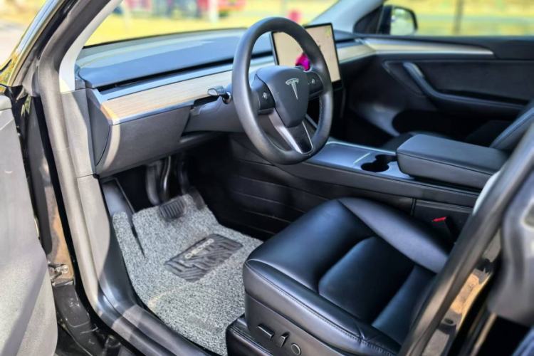 Used Tesla Model Y 2022 Rear-Wheel-Drive Version