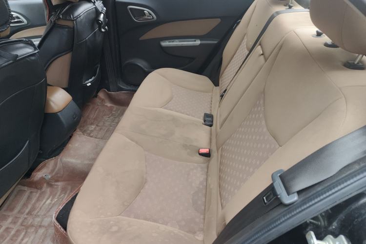 Used Baojun 630 2013 1.5L manual Entry-level trim
