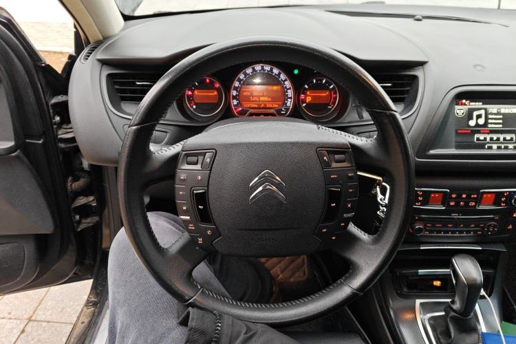 Used Citroen C5 2014 1.6T Automatic Luxury Model Steering Wheel