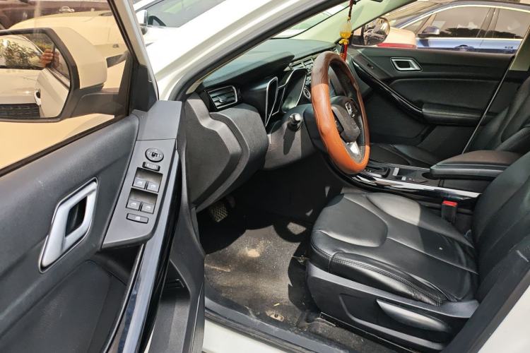 Used JMC Yusheng S330 2016 1.5L GTDi Automatic Two-Wheel Drive Comfort Edition Driver Seat