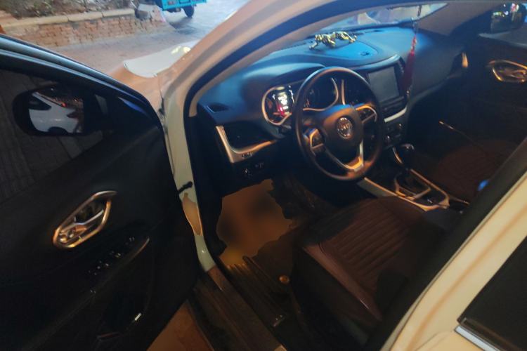 Used Jeep Cherokee 2016 2.4L Leading Smart Version
