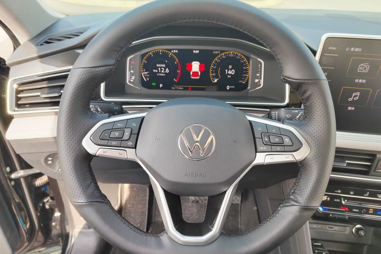 Used Volkswagen Tiguan L 2024 300TSI Automatic Two-Wheel Drive Smart Edition Interior 2