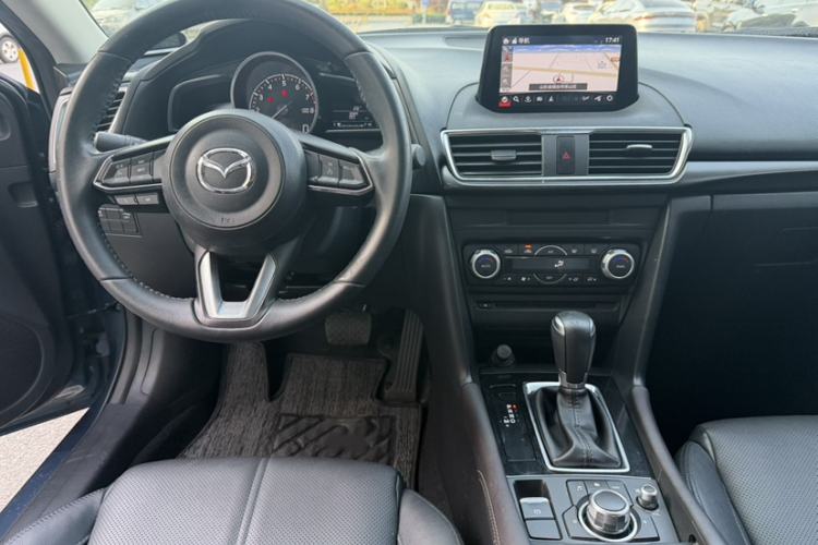 Used Mazda 3 Axela 2017 Sedan 2.0L Automatic Flagship Model China V Standard
