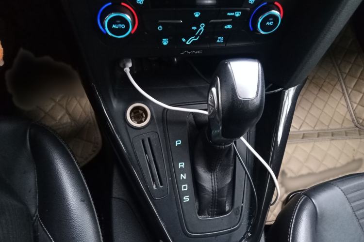 Used Ford Focus 2015 Hatchback 1.6L Automatic Fashion Edition
