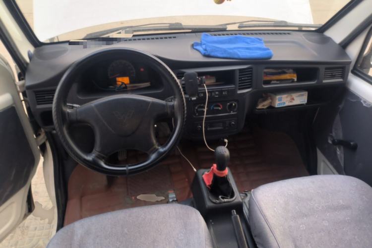 Used Wuling Zhiguang 2015 1.2L Practical LS-I Model
