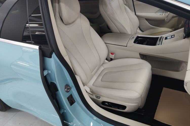 Used Hima Luxeed S7 2025 705 km Pro