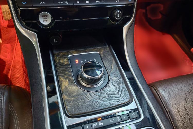 Used Jaguar XFL 2018 XFL 2.0T 250 PS Luxury Edition