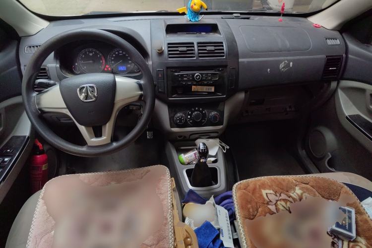 Used BAIC Weiwang M20 2014 1.5L practical type BJ415A Center Console