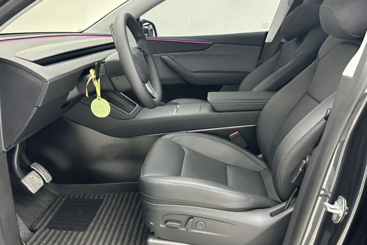 Used Tesla Model Y 2025 Rear-Wheel-Drive Version