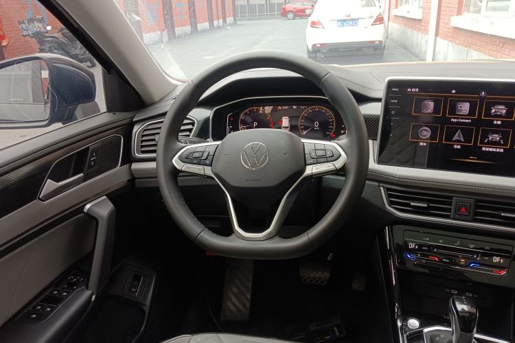 Used Volkswagen Tayron 2023 280TSI Two-Wheel-Drive Luxury Plus Advanced Version Steering Wheel