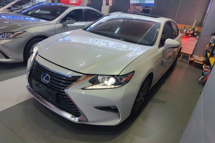 Used Lexus ES 2015 300h Comfort Edition
