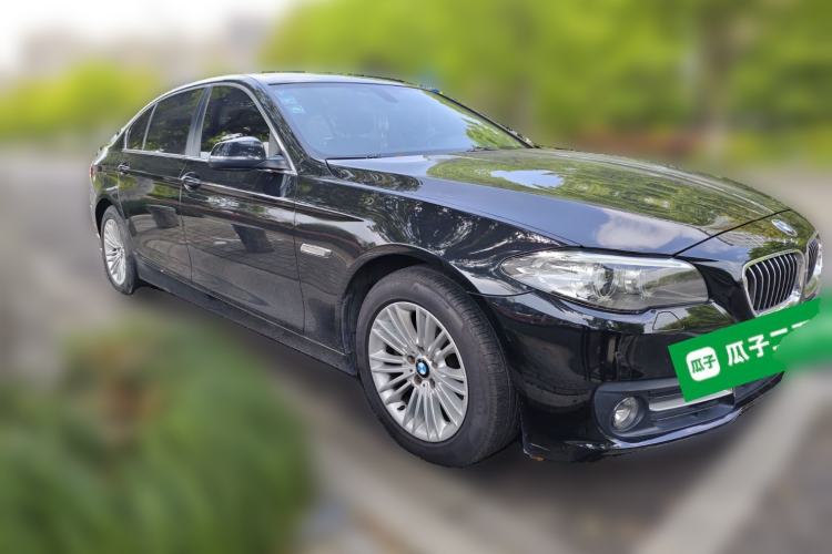 Used BMW 5 Series 2013 525Li Leading Model Front Right 45 Deg