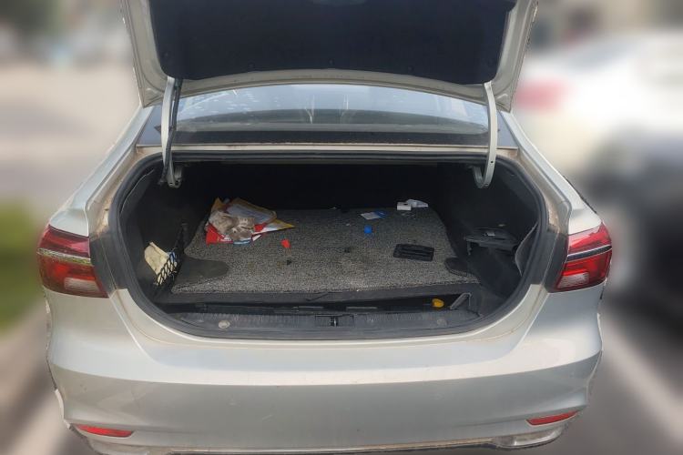 Used Roewe i6 New Energy 2017 45T Hybrid Connect & Smart Enjoyment Edition