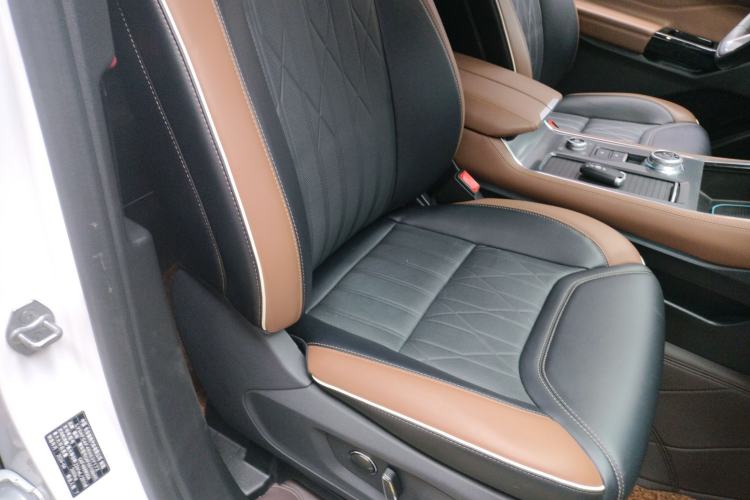 Used Ford Explorer 2023 EcoBoost 285 Four-Wheel Drive Titanium Edition 7-Seater
