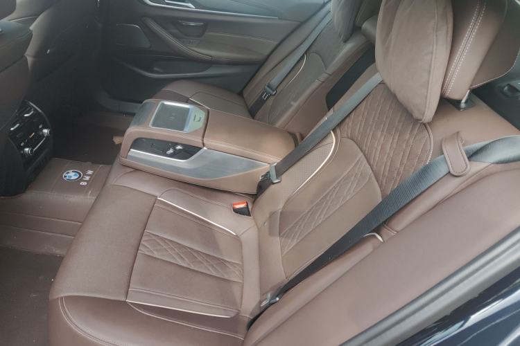 Used BMW 5 Series 2023 530Li Luxury Edition M Sport Package Left Rear Seat
