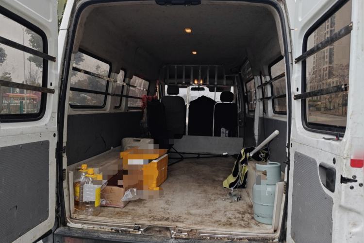 Used SAIC MAXUS Xintu V80 2019 2.5T Classic 6-Speed Manual Van Short Wheelbase Mid-Roof Design 2/3 Seats