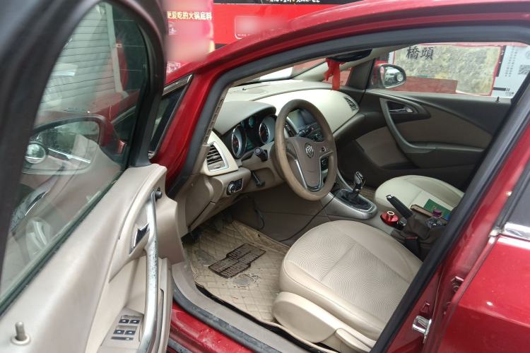 Used Buick GT 2013 GT 1.6L Manual Entry-Level Model Driver Seat