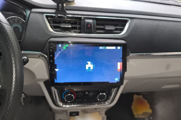 Used Jinbei Hiace X30 2021 1.5L Deluxe Edition Aluminum Wheels Two-Tone Design Central Air Conditioning MP5 Version Van China VI Standard SWC15M