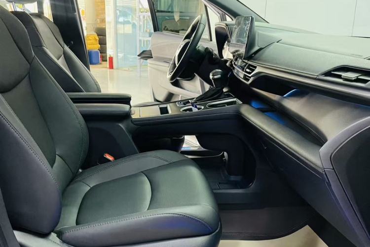 Used Toyota Sienna 2021 2.5L Hybrid Premium Edition
