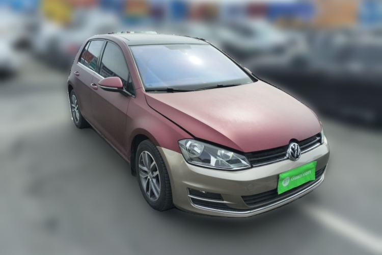 Used Volkswagen Golf 2016 230TSI Automatic Luxury Version Front Right 45 Deg