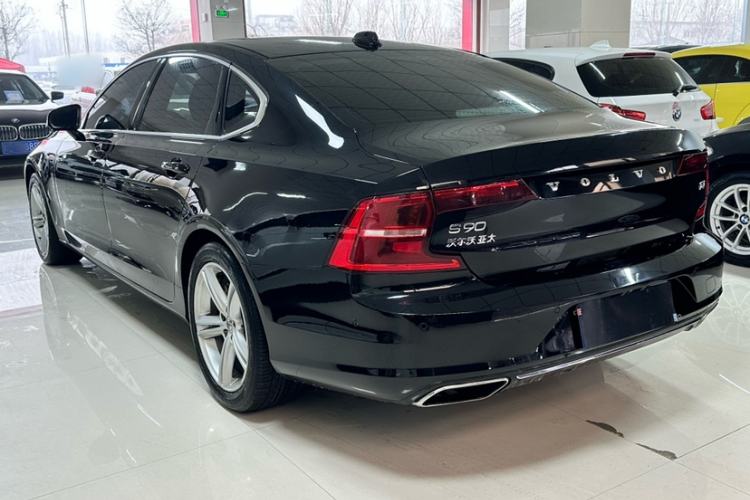 Used Volvo S90 2017 T4 Zhiyuan Edition