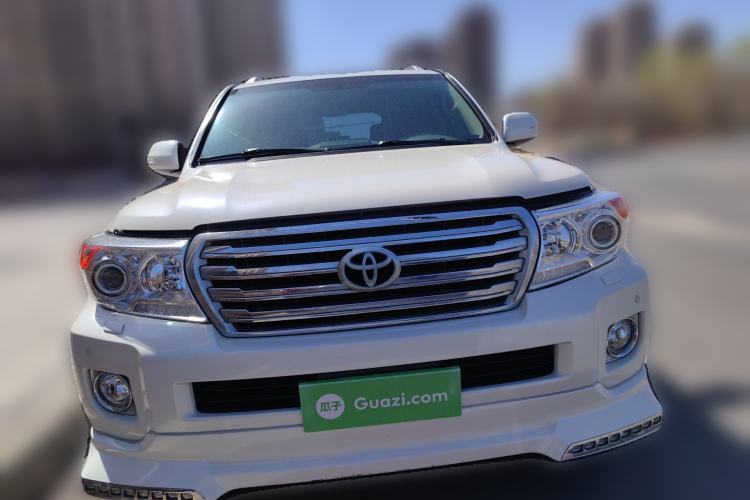 Used Toyota Land Cruiser  Front