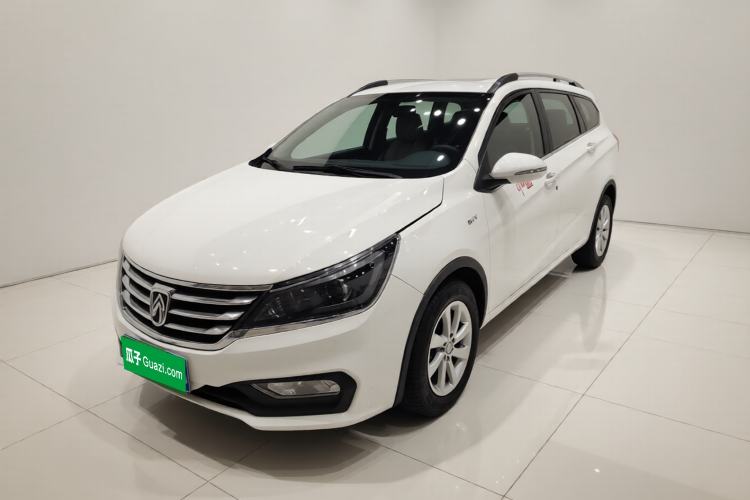 Used Baojun 310W 2017 1.5L Manual Fashion Model China V