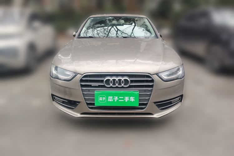 Used Audi A4L 2013 50 TFSI quattro flagship model
