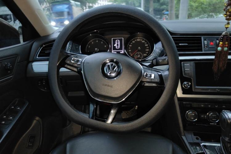 Used Volkswagen Lamando 2015 280TSI DSG Comfort Edition Steering Wheel