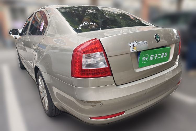 Used Skoda Octavia 2013 1.6L Manual Yijie Edition Rear Left 45 Deg