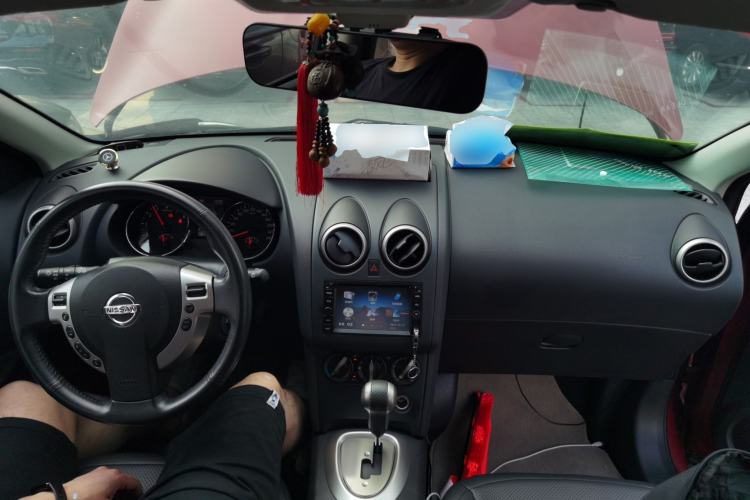 Used Nissan Qashqai 2012 2.0 XL Fire CVT 2WD Center Console