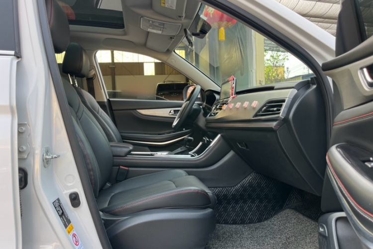 Used CHANGAN CS75 2020 280T DCT Luxury Version China VI Standard Interior 2