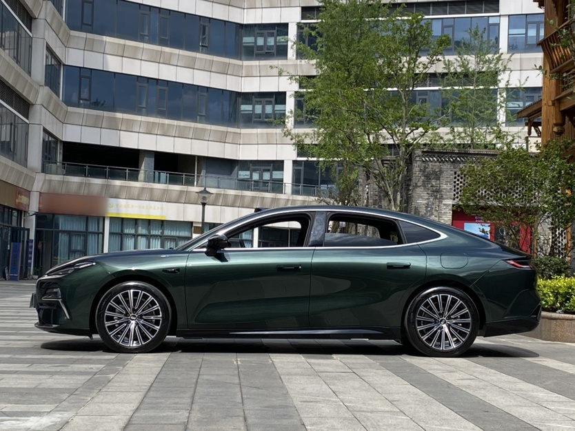Geely Galaxy 8 2025 130km EM-P Starship Edition — снимка 9