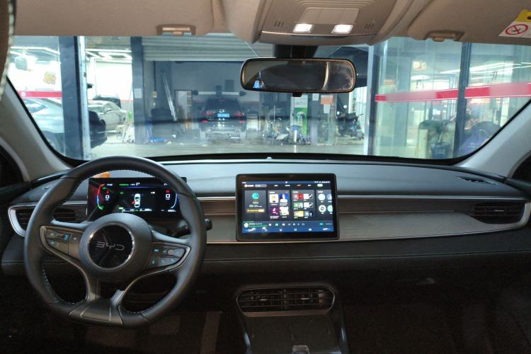 Used BYD Seal 05 DM-i 2025 DM-i Smart Drive 55KM Luxury Model Center Console