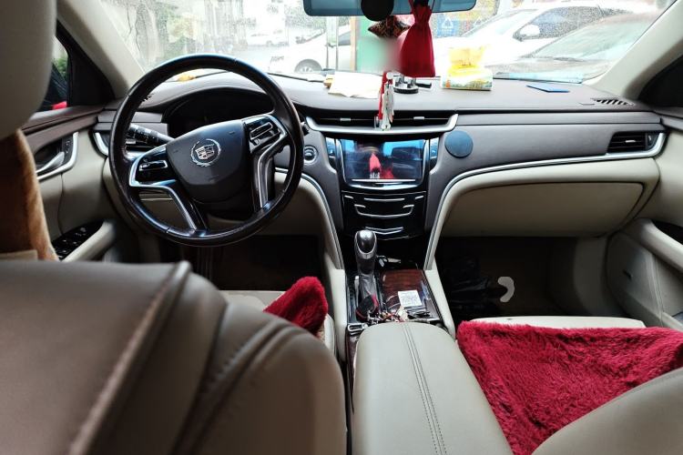 Used Cadillac XTS 2014 28T Comfort Version Center Console