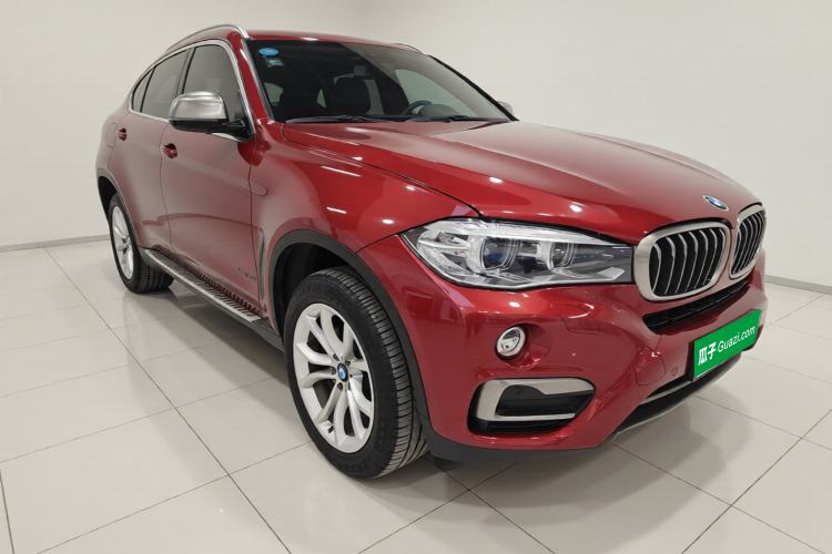 Used BMW X6 2017 xDrive35i Leading Model Front Right 45 Deg